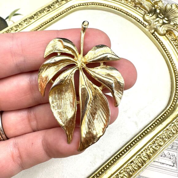 Vintage Palm Leaf Gold Tone Brooch Pin - Picture 1 of 2